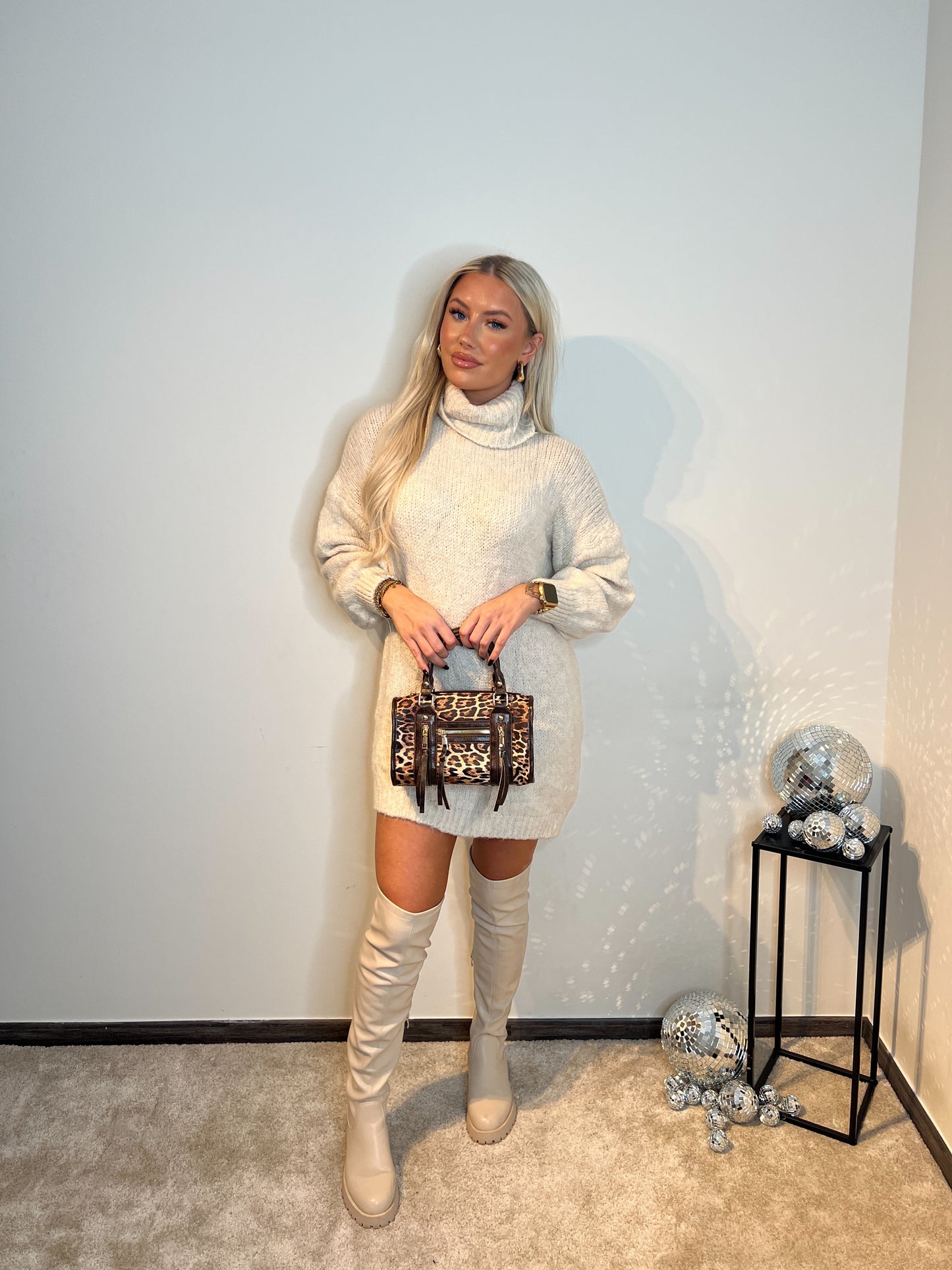 Turtleneck knit dress- ecru
