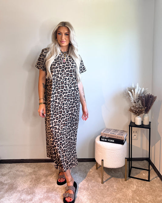 Leo t-shirt dress
