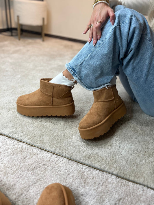 Uggie boots - camel